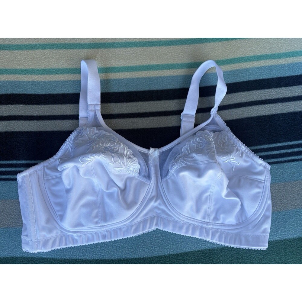 Elila 1301 Beautiful Embroidered Wireless Soft-cup Bra, White 44D